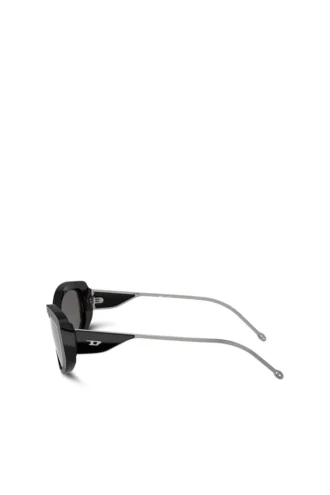 0dl2001 storlek 54 Solglasögon i cat-eye-stil