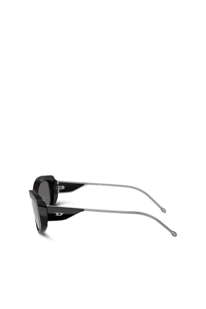 0dl2001 storlek 54 Solglasögon i cat-eye-stil