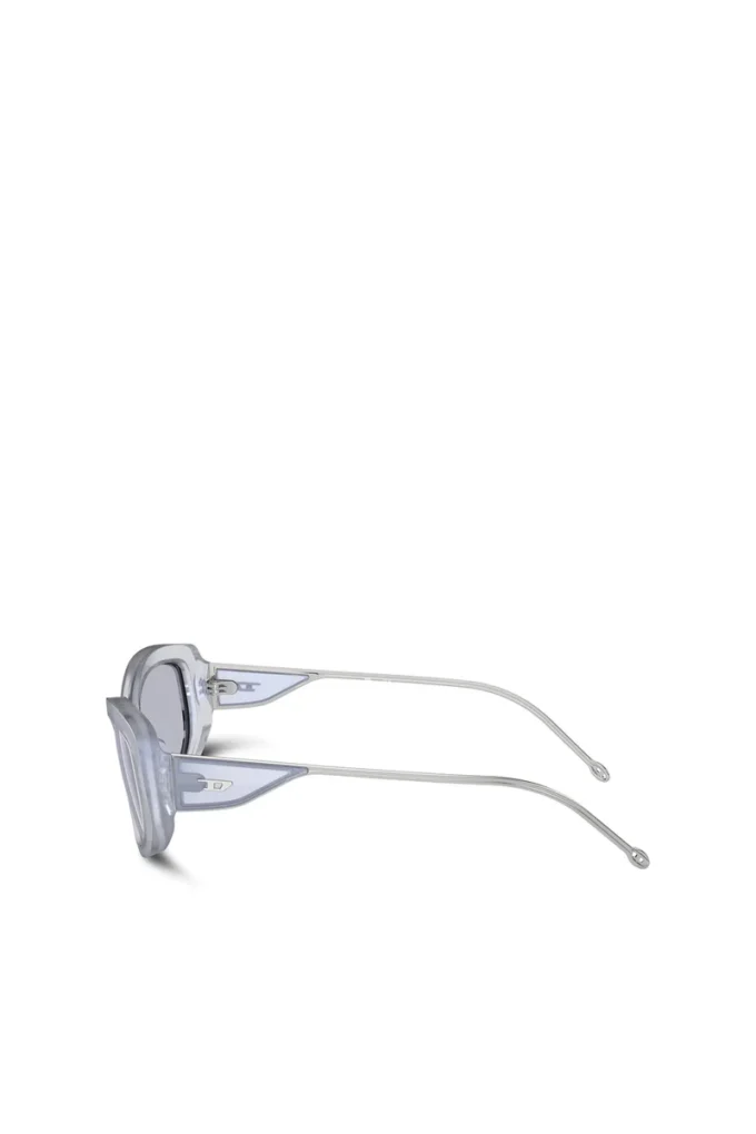 0dl2001 storlek 54 Solglasögon i cat-eye-stil