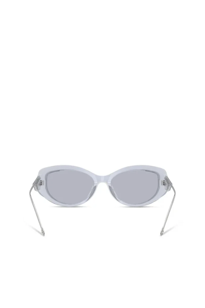 0dl2001 storlek 54 Solglasögon i cat-eye-stil