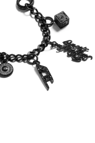 60374 casetify charms chain Hitta närmaste butik