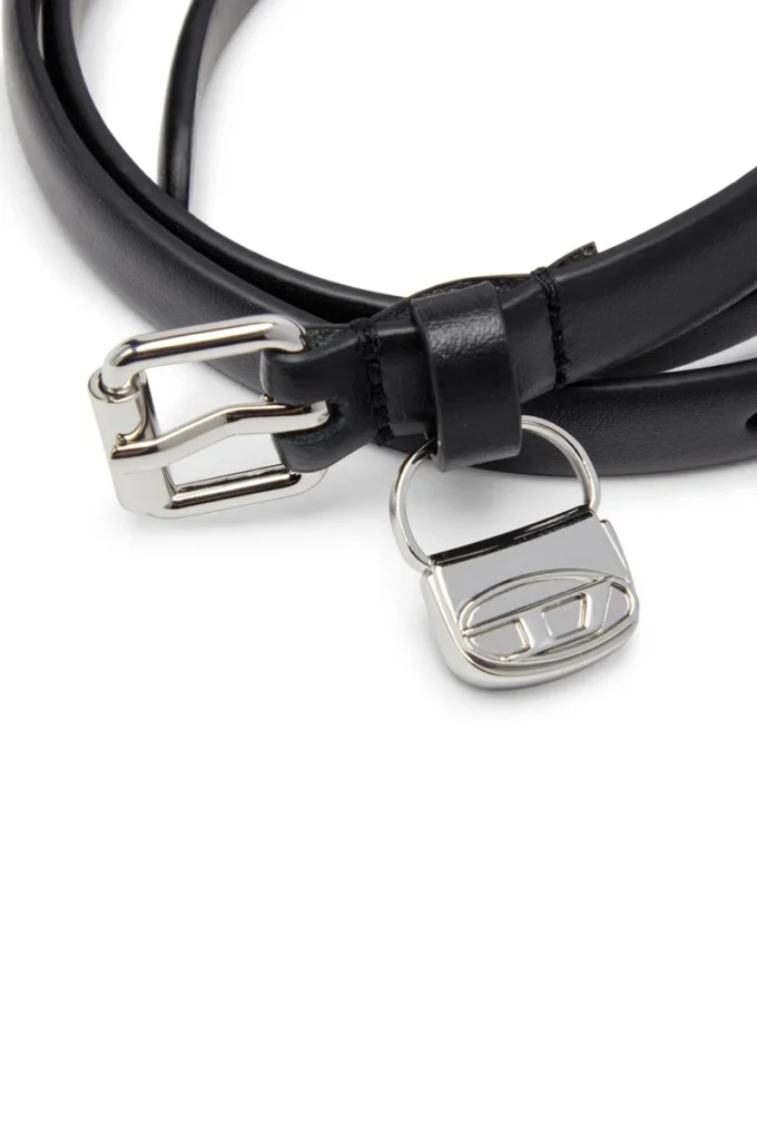 b-charm hip 1,4 cm smalt läderbälte med 1DR-väskcharm b-charm hip 1,4 cm smalt läderbälte med 1DR-väskcharm