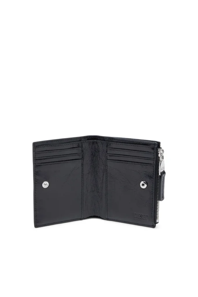 bi-fold zip ii Läderplånbok med präglat kedjemotiv