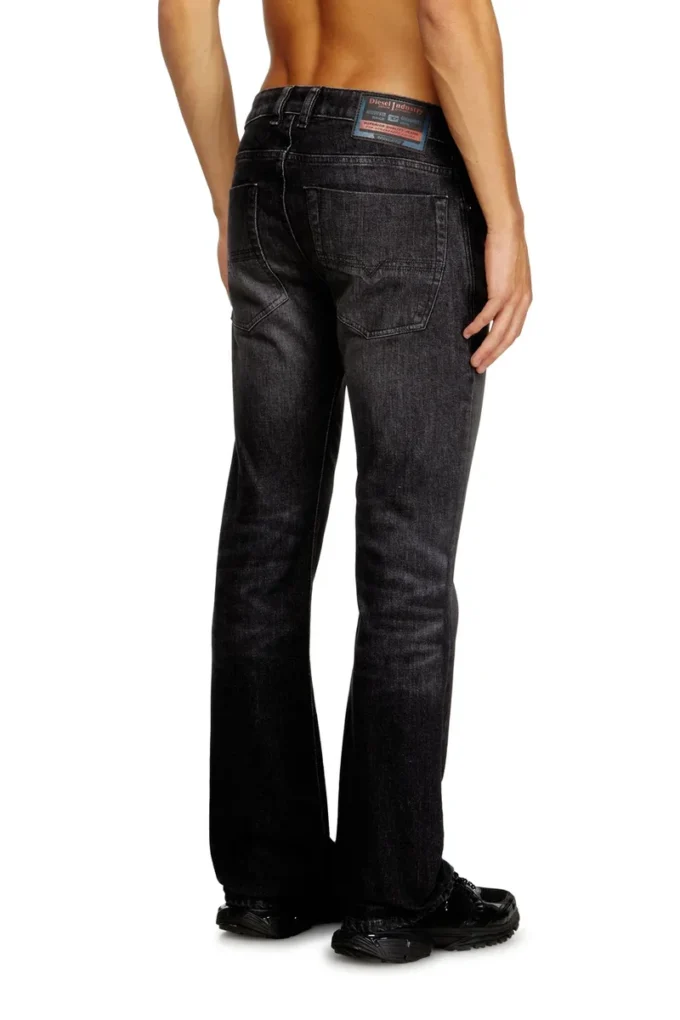 bootcut-jeans 2007 zatiny 09n48 Hitta närmaste butik bootcut-jeans 2007 zatiny 09n48 Hitta närmaste butik