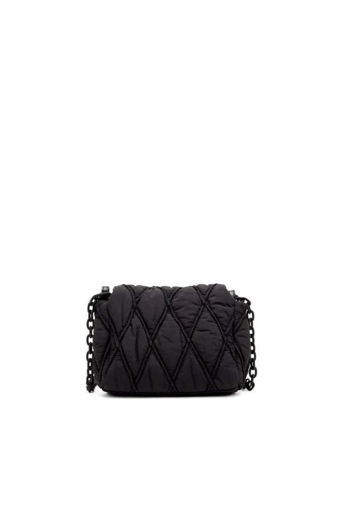 charm-d axel väska Charm-D S-Liten axelväska i quiltad nylon charm-d axel väska Charm-D S-Liten axelväska i quiltad nylon