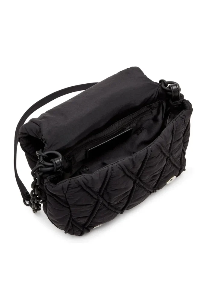 charm-d axel väska Charm-D S-Liten axelväska i quiltad nylon charm-d axel väska Charm-D S-Liten axelväska i quiltad nylon
