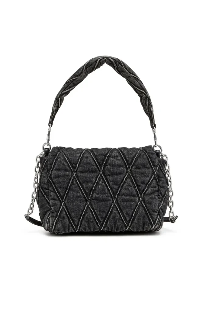 charm-d axelväska Charm-D M-axelväska i quiltad denim charm-d axelväska Charm-D M-axelväska i quiltad denim