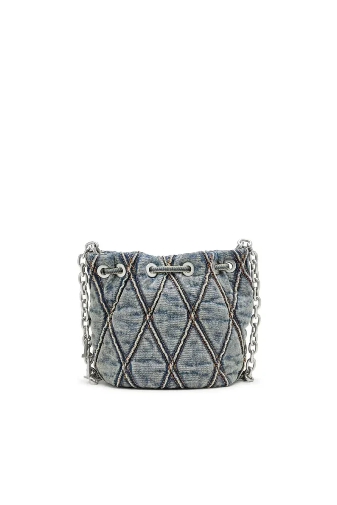 charm-d bucket s Charm-D S-Mini hinkväska i argyle-quiltad denim charm-d bucket s Charm-D S-Mini hinkväska i argyle-quiltad denim