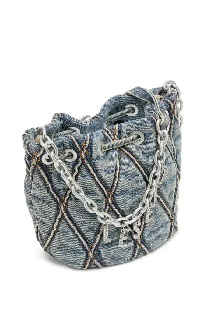 charm-d bucket s Charm-D S-Mini hinkväska i argyle-quiltad denim charm-d bucket s Charm-D S-Mini hinkväska i argyle-quiltad denim