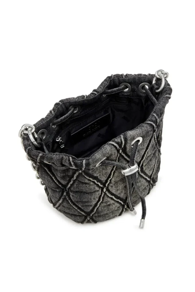 charm-d bucket s Charm-D S-Mini hinkväska i behandlad quiltad denim charm-d bucket s Charm-D S-Mini hinkväska i behandlad quiltad denim