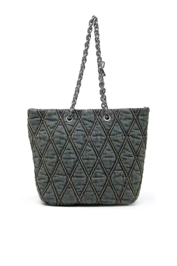 charm-d shopper m Charm-D-Tote-väska i quiltad denim charm-d shopper m Charm-D-Tote-väska i quiltad denim