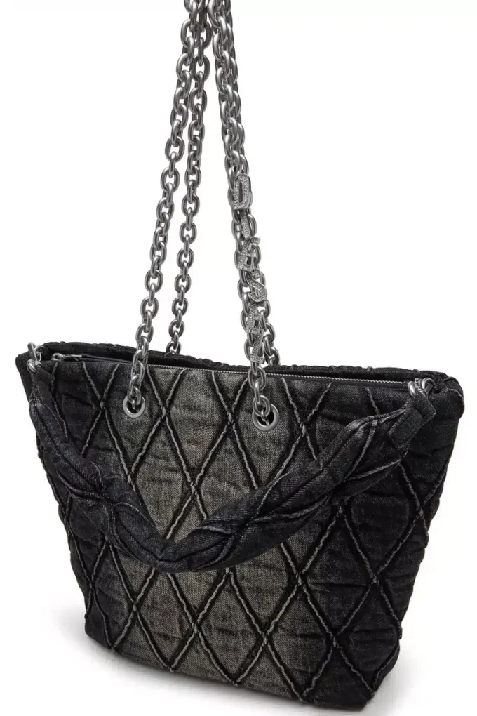 charm-d shopper m Charm-D-Tote-väska i quiltad denim charm-d shopper m Charm-D-Tote-väska i quiltad denim