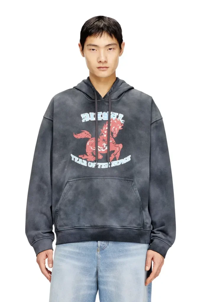 cl-s-boxt-hood-horse Hoodie med tie-dye och hästmotiv cl-s-boxt-hood-horse Hoodie med tie-dye och hästmotiv