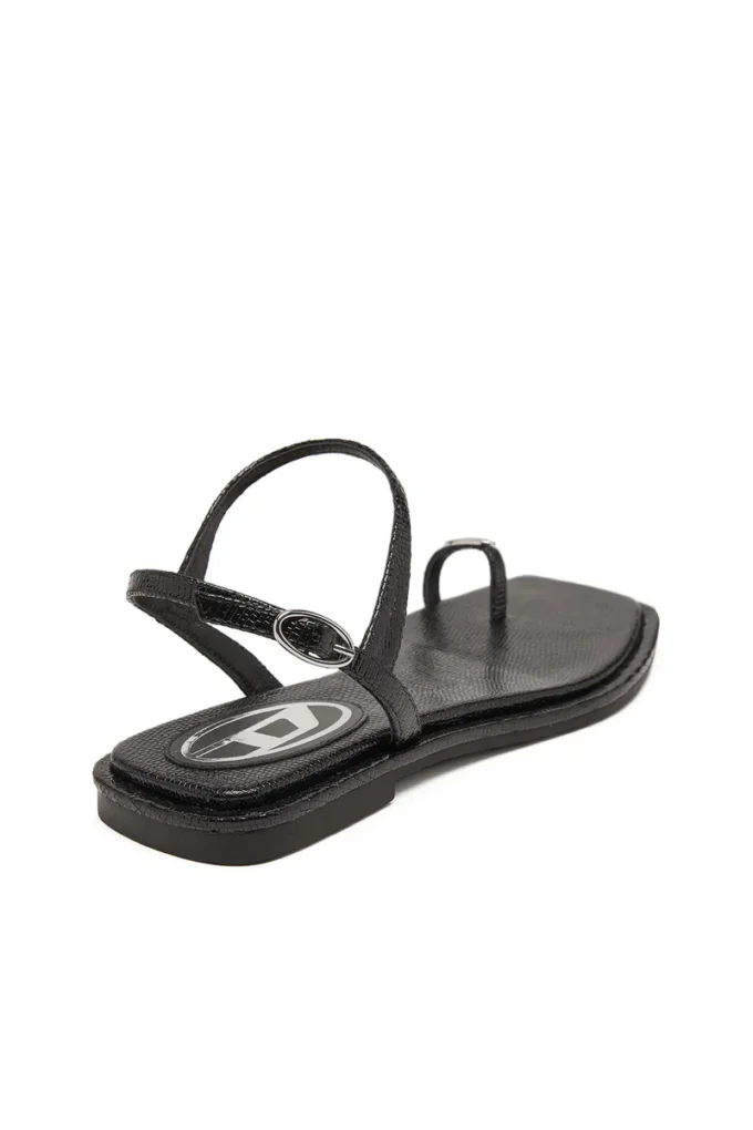 d-amber infra 0 D-AMBER – Sandal i läder med metallisk logotyp d-amber infra 0 D-AMBER – Sandal i läder med metallisk logotyp