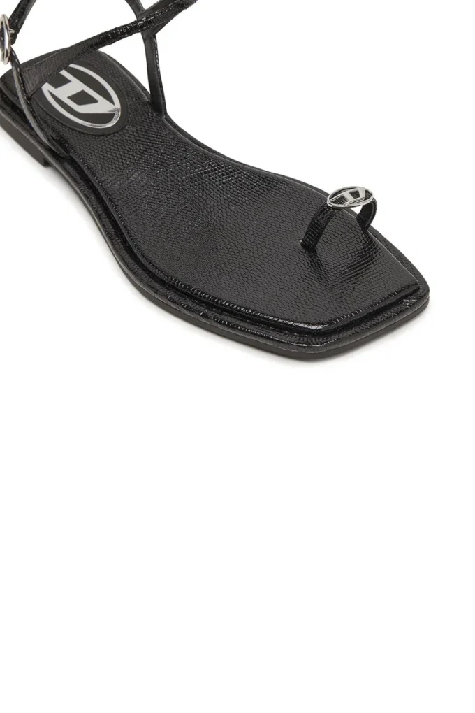 d-amber infra 0 D-AMBER – Sandal i läder med metallisk logotyp d-amber infra 0 D-AMBER – Sandal i läder med metallisk logotyp