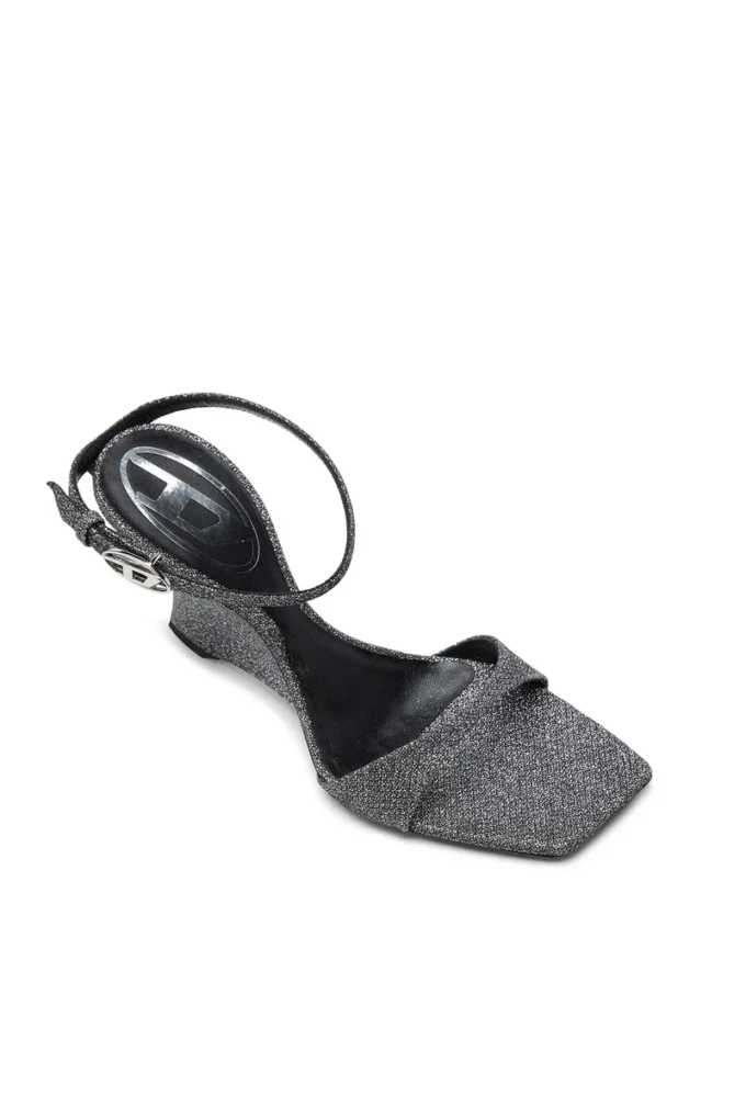 d-amber sandal med kilklack D-Amber-Sandaler med kilklack i lurex d-amber sandal med kilklack D-Amber-Sandaler med kilklack i lurex