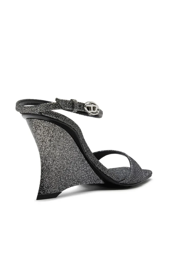 d-amber sandal med kilklack D-Amber-Sandaler med kilklack i lurex d-amber sandal med kilklack D-Amber-Sandaler med kilklack i lurex