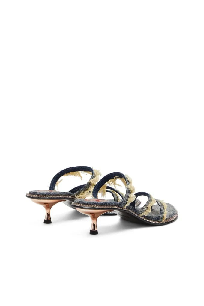 d-havanna kittie D-Havanna Kittie-Frayed-denim mules med kristaller d-havanna kittie D-Havanna Kittie-Frayed-denim mules med kristaller
