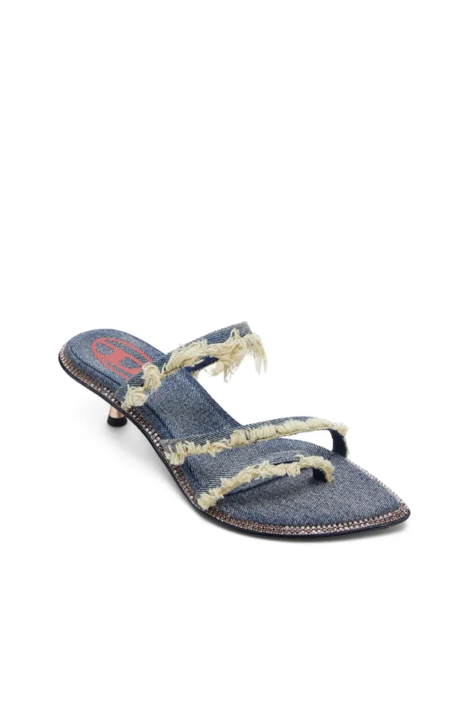 d-havanna kittie D-Havanna Kittie-Frayed-denim mules med kristaller d-havanna kittie D-Havanna Kittie-Frayed-denim mules med kristaller