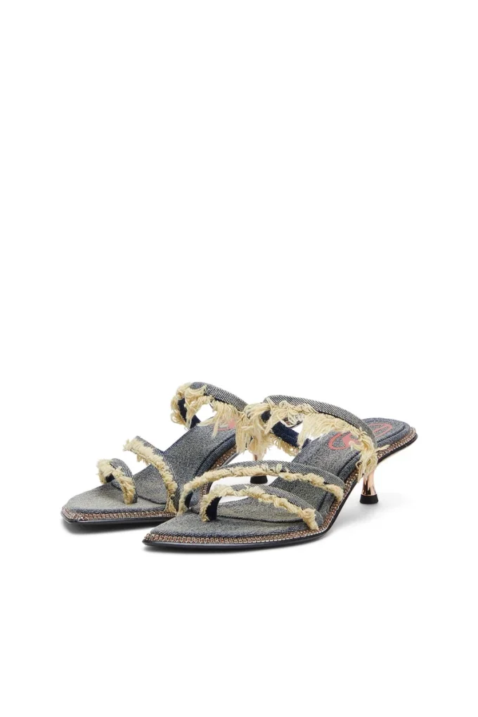 d-havanna kittie D-Havanna Kittie-Frayed-denim mules med kristaller d-havanna kittie D-Havanna Kittie-Frayed-denim mules med kristaller