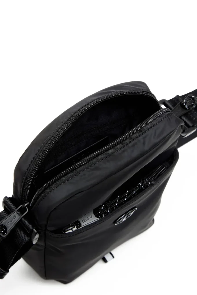 d-pack crossbody x D-Pack-Crossbody-väska i tekniskt tyg d-pack crossbody x D-Pack-Crossbody-väska i tekniskt tyg