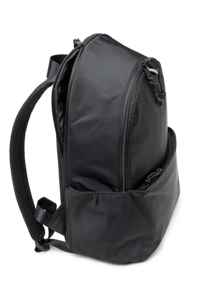 d-pack ryggsäck x D-Pack-ryggsäck i satin-touch-tyg d-pack ryggsäck x D-Pack-ryggsäck i satin-touch-tyg
