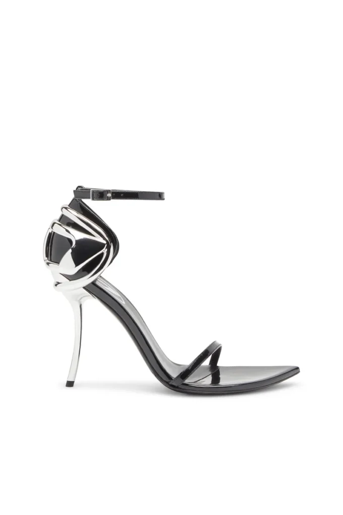 d-ten&half sandal D-Ten&Half-Stilettosandaler i lackläder och satin d-ten&half sandal D-Ten&Half-Stilettosandaler i lackläder och satin