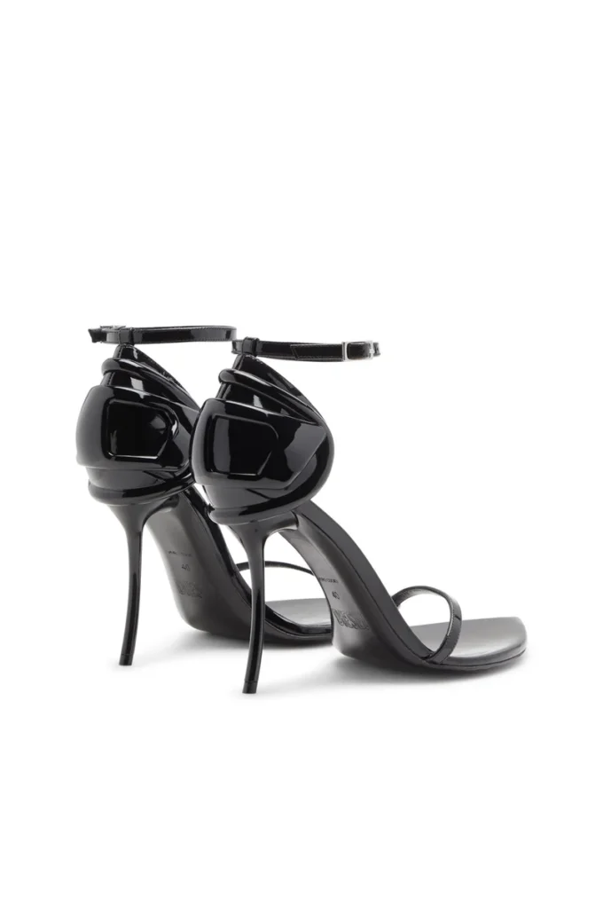 d-ten&half sandal D-Ten&Half-Stilettosandaler i lackläder och satin d-ten&half sandal D-Ten&Half-Stilettosandaler i lackläder och satin