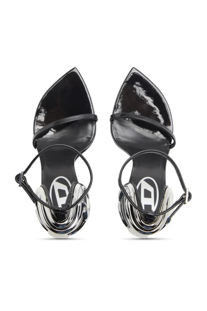 d-ten&half sandal D-Ten&Half-Stilettosandaler i lackläder och satin d-ten&half sandal D-Ten&Half-Stilettosandaler i lackläder och satin
