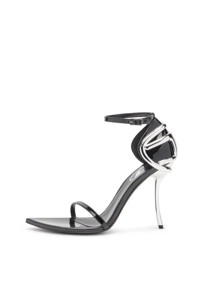 d-ten&half sandal D-Ten&Half-Stilettosandaler i lackläder och satin d-ten&half sandal D-Ten&Half-Stilettosandaler i lackläder och satin
