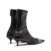d-venus kittie bt D-Venus-Sock boot med oval D-plakett d-venus kittie bt D-Venus-Sock boot med oval D-plakett