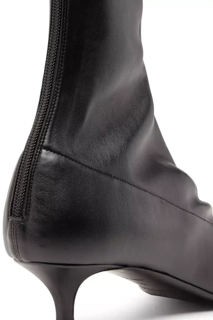 d-venus kittie bt D-Venus-Sock boot med oval D-plakett d-venus kittie bt D-Venus-Sock boot med oval D-plakett