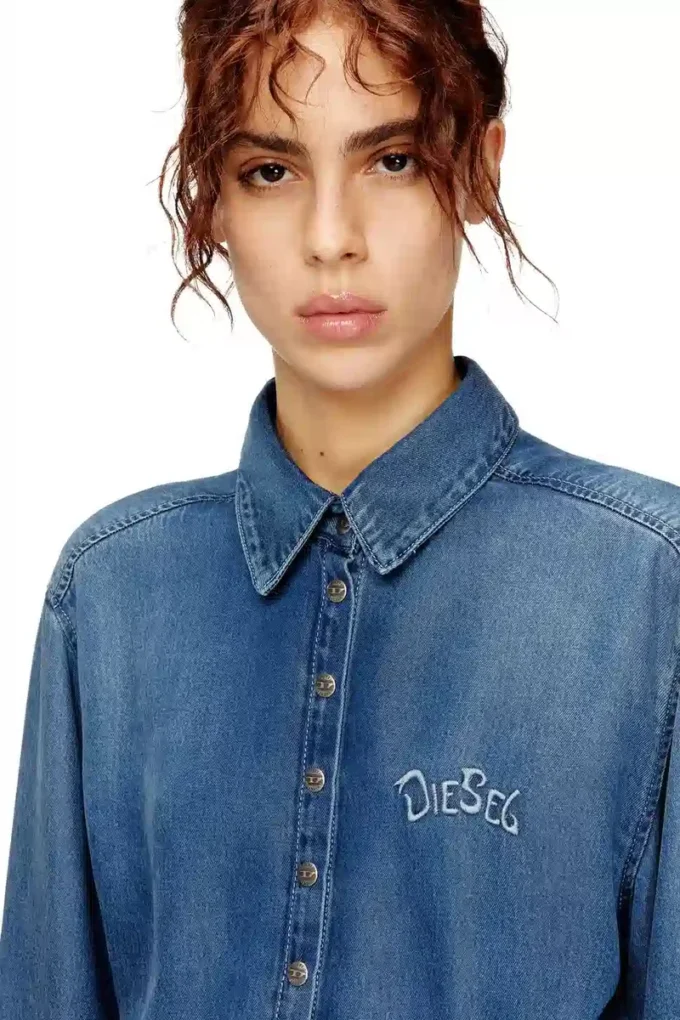 de-drevia-s Denimklänning med broderi på ryggen de-drevia-s Denimklänning med broderi på ryggen