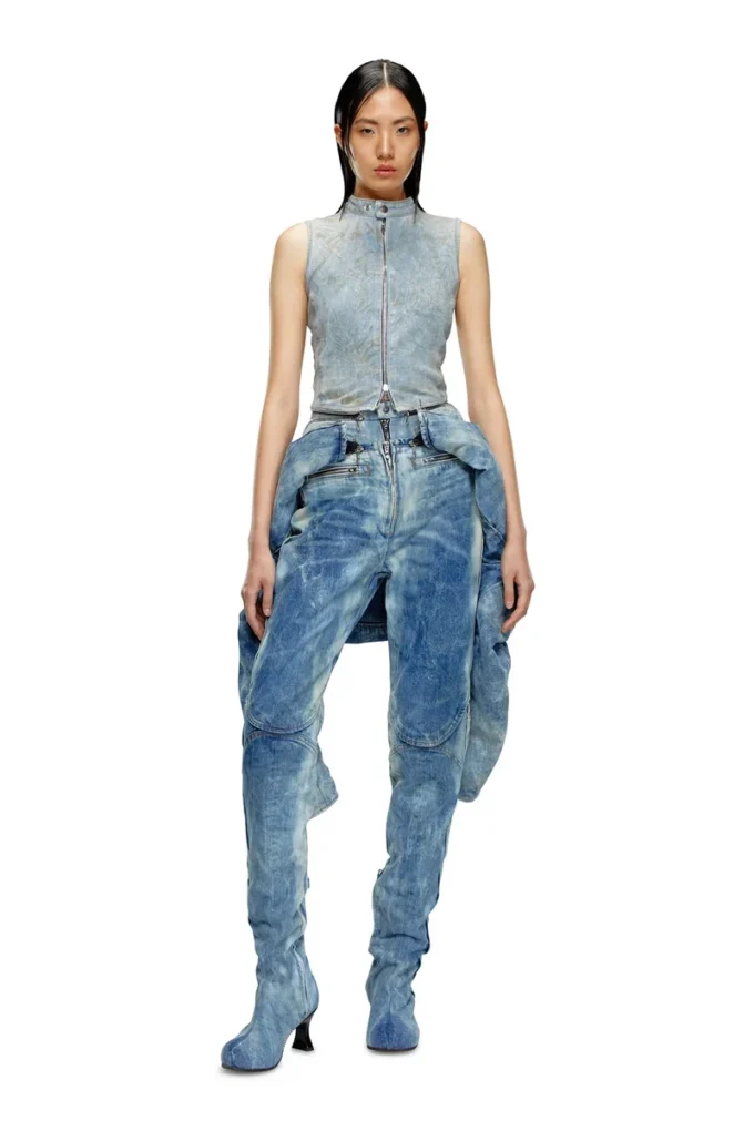 de-nata-fse Denimtop som sitter som en andra hud med biker-detaljer de-nata-fse Denimtop som sitter som en andra hud med biker-detaljer