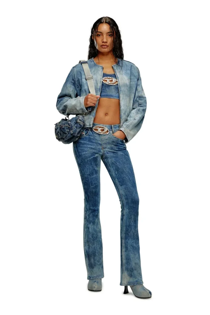 de-top-fse Kort denimtop med kristallplakett de-top-fse Kort denimtop med kristallplakett