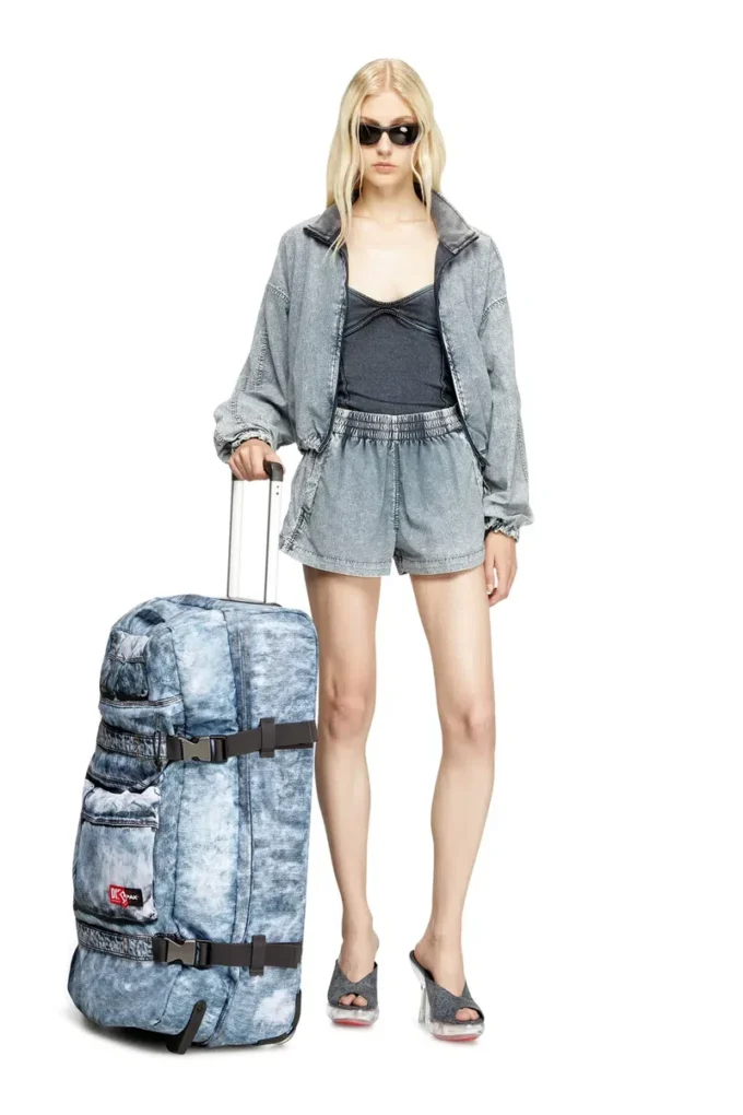 diesel transit’r l Resväska i trompe l’oeil-denim diesel transit’r l Resväska i trompe l’oeil-denim