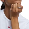 dx1629040 smycken Ring i rostfritt stål med glittrande signet