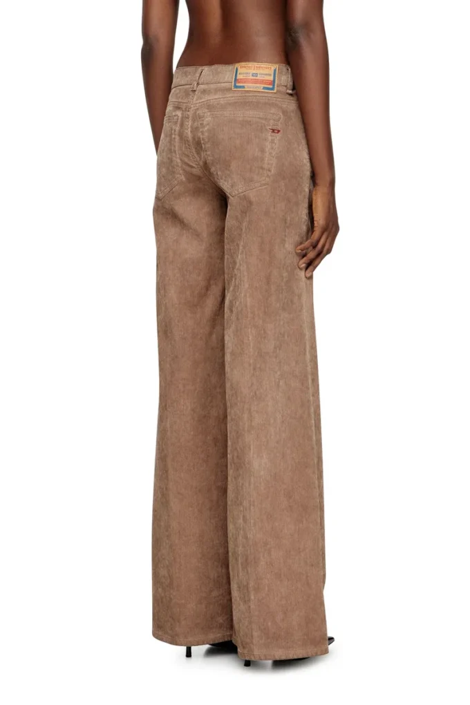 flare jeans 1978 d-akemi 068sd Hitta närmaste butik