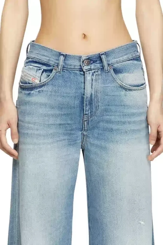 flare jeans 1978 d-akemi 09m07 Hitta närmaste butik