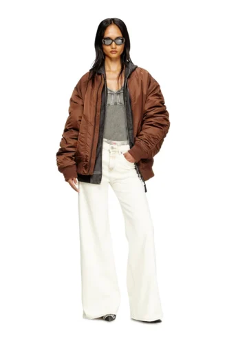 flare jeans 1978 d-akemi 09m70 Hitta närmaste butik