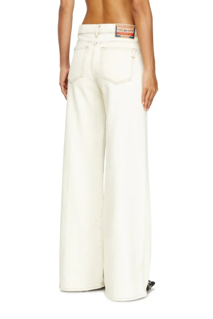 flare jeans 1978 d-akemi 09m70 Hitta närmaste butik