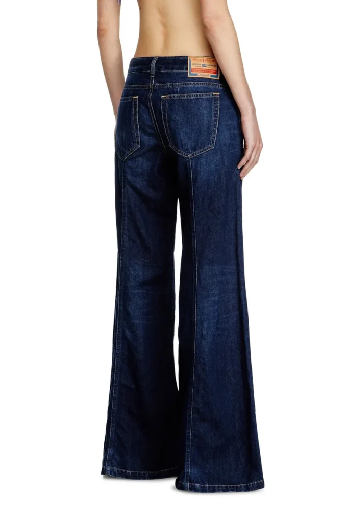 flare jeans d-akii 068ra Hitta närmaste butik