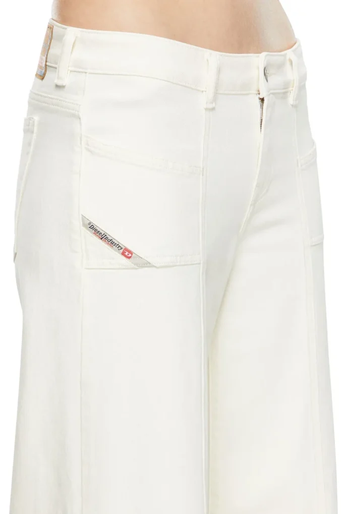 flare jeans d-akii 09j68 Hitta närmaste butik flare jeans d-akii 09j68 Hitta närmaste butik