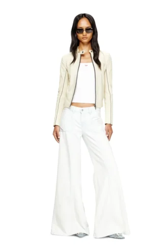 flare jeans d-akii 09m08 Hitta närmaste butik
