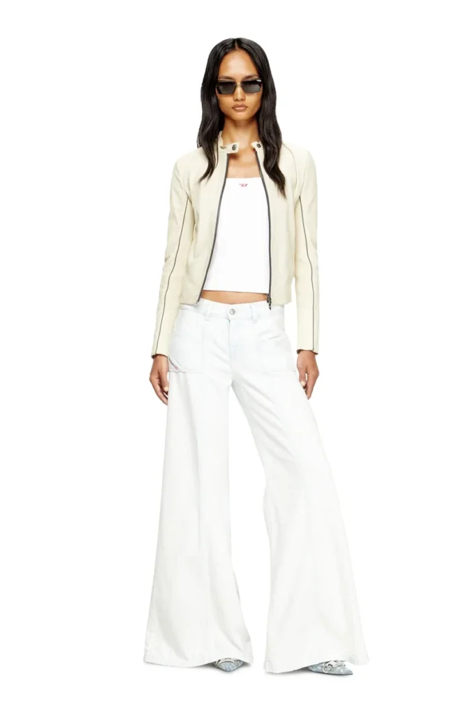 flare jeans d-akii 09m08 Hitta närmaste butik