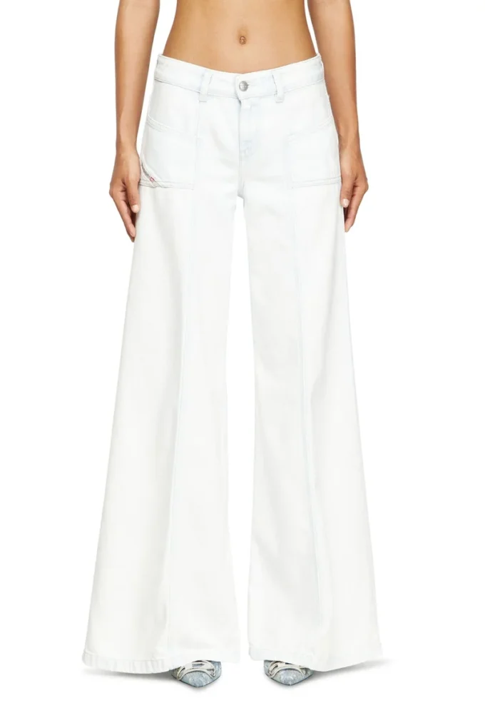 flare jeans d-akii 09m08 Hitta närmaste butik