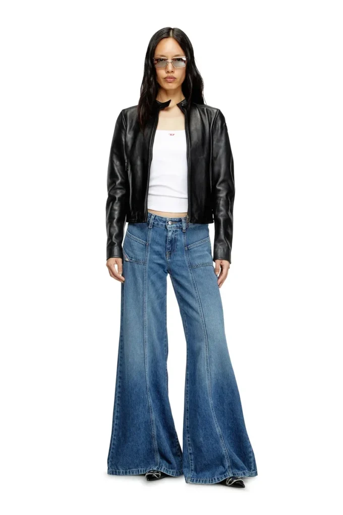 flare jeans d-akii 09m56 Hitta närmaste butik