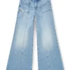 flare jeans d-akii 0clba Hitta närmaste butik