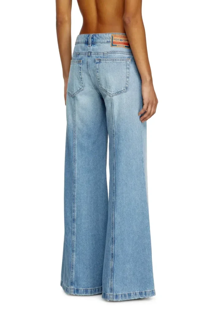 flare jeans d-akii 0clba Hitta närmaste butik