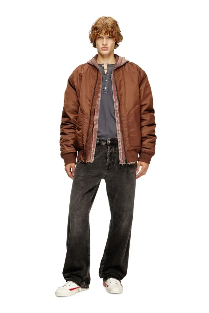 j-held Bomberjacka i vadderad nylon med Oval D j-held Bomberjacka i vadderad nylon med Oval D